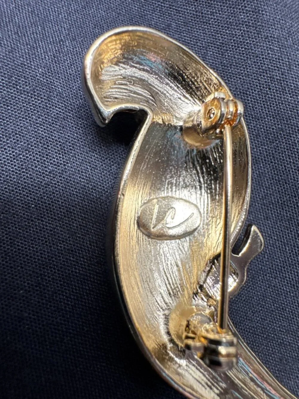 Vintage Liz Claiborne Gold-Tone Parrot Brooch With Blue & Green Enamel Accents S - Picture 5 of 5